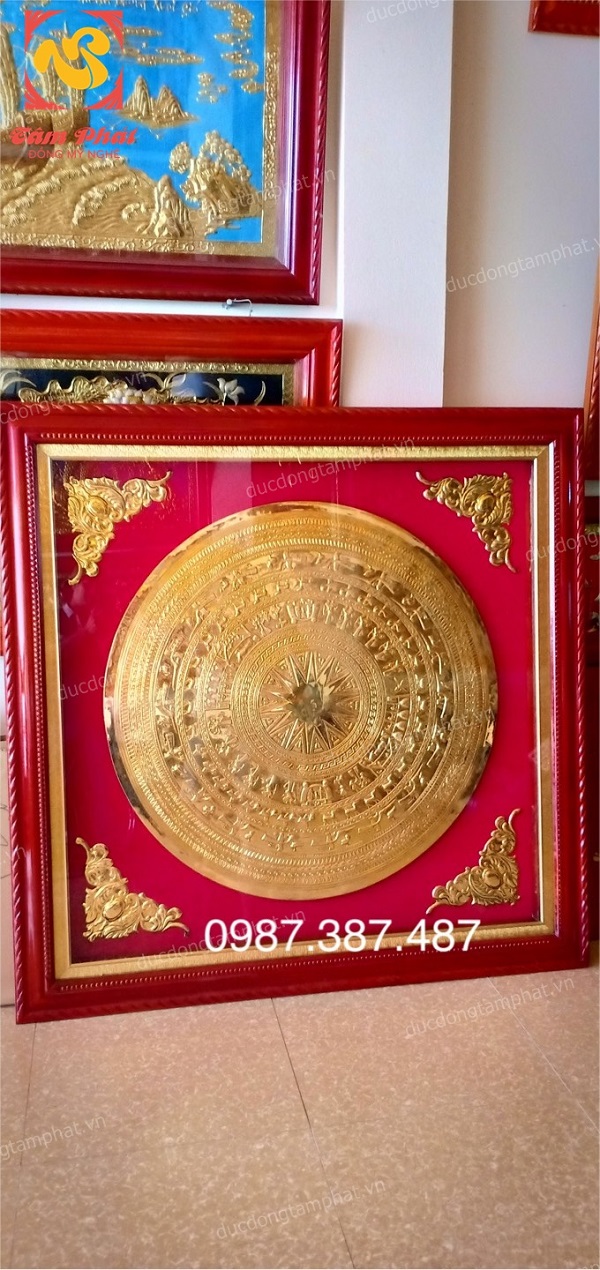Mặt trống đồng đường kính 1m1- khung gỗ 1m5 mạ vàng 24k lắp đặt anh Thắng Cục cảnh sát giao thông..!