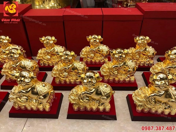 Nghệ thuật bày trí linh vật heo ôm bắp cải đem tài lộc về cho gia chủ