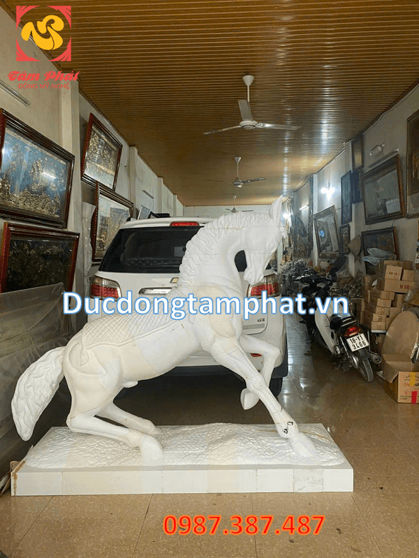 Ngựa đồng cao 1m8 ngang 2m2 lắp đặt tại TP. Hồ Chí Minh