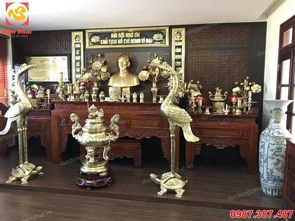 Nhận thi công lắp đặt phòng thờ Bác Hồ bằng đồng cho cơ quan đoàn thể