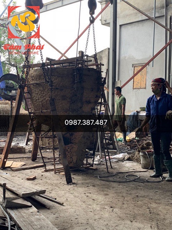 Quy trình đúc tượng Phật và thầy làm lễ đúc tượng Phật Thích Ca tại xưởng..!
