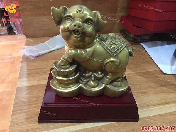 Tại sao bạn nên sử dụng heo phong thủy làm quà tặng xuân Kỷ Hợi?