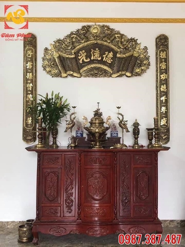 Thiết kế, lắp đặt bộ Hoành phi - cuốn thư câu đối cho gian thờ thêm linh thiêng