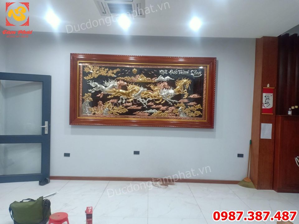 Tranh Bát Mã Truy Phong mạ vàng, mạ bạc - kích thước 2m95 x 1m45 lắp cho khách hàng