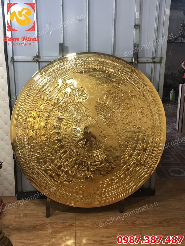 Tranh mặt trống đồng đường kính 1m27 bản đồ Việt Nam mạ vàng 24k cực sang..!