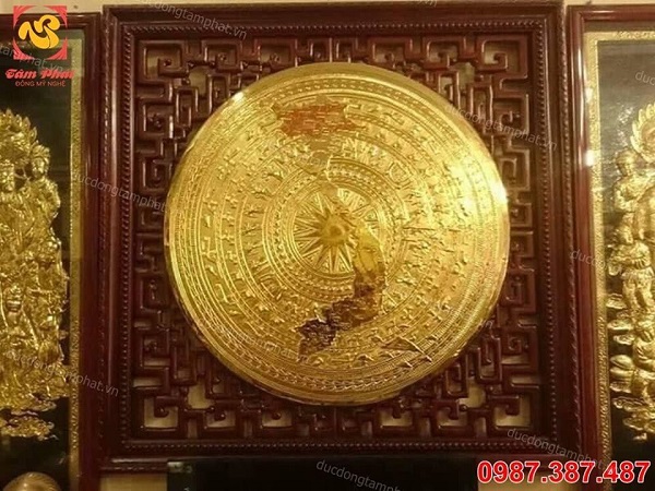 Tranh mặt trống đồng khung gỗ đường kính 70cm thếp vàng 9999