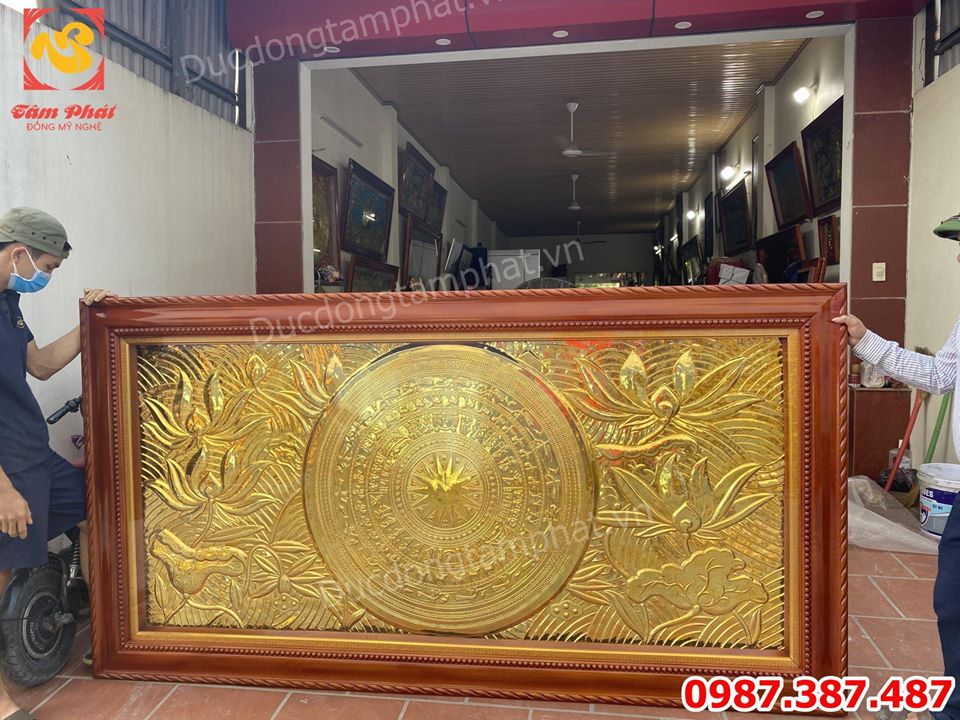 Tranh mặt trống Hoa sen kích thước 2m55 x 1m35 bàn giao cho khách- siêu đẹp.!