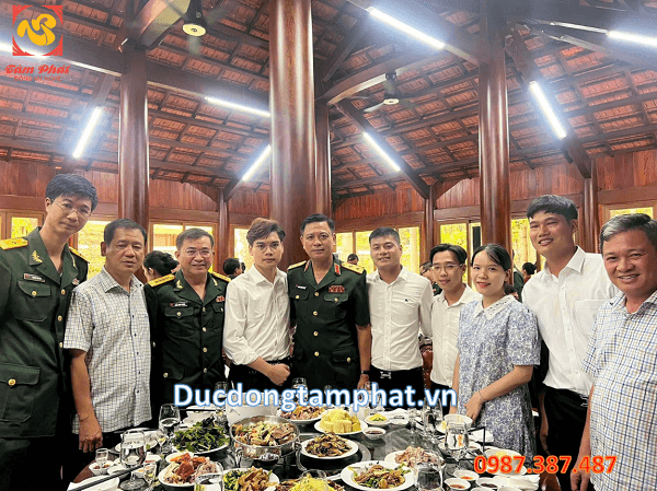 Tự Hào là đơn vị đúc Tượng Bác Hồ trong trái tim miền Nam cao 7m9 nặng 12 tấn cho Quân Khu 7