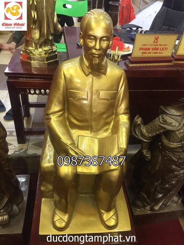 tuong-bac-ho-ngoi-doc-bao-hun-mau-gia-co-cao-90cm-2