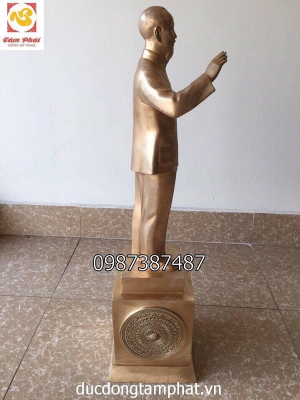 Tượng Bác Hồ vẫy tay chào cao 90cm, đồng đỏ nguyên khối