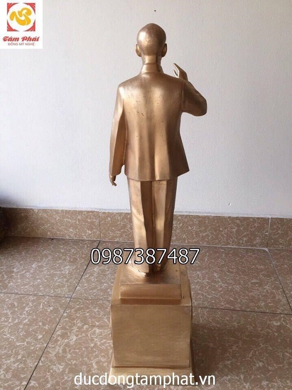 Tượng Bác Hồ vẫy tay chào cao 90cm, đồng đỏ nguyên khối