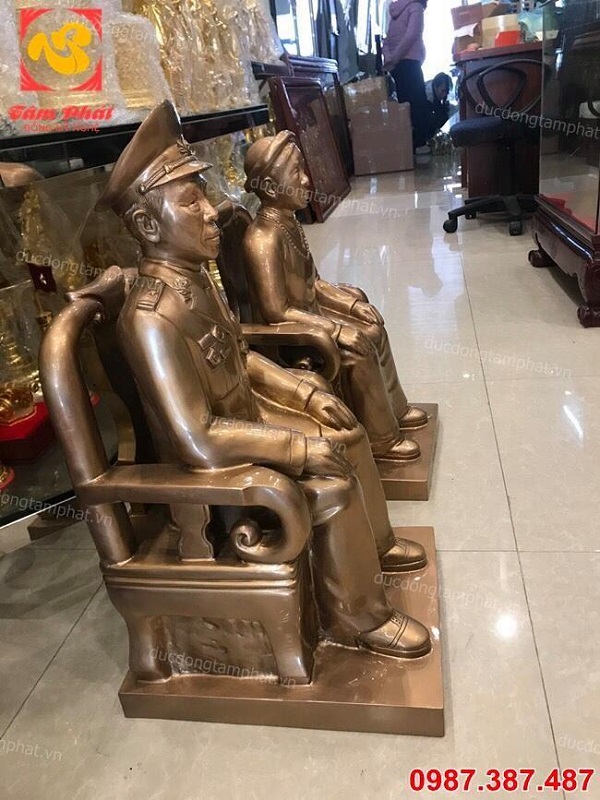 Tượng chân dung ông, bà đồng đỏ nguyên chất cao 60cm giao Tiền Hải - Thái Bình