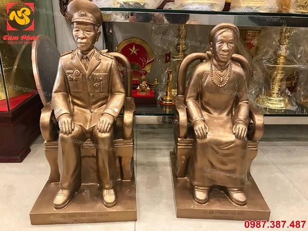 Tượng chân dung ông, bà đồng đỏ nguyên chất cao 60cm giao Tiền Hải - Thái Bình
