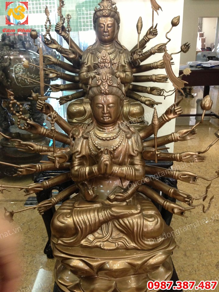 Tượng Chuẩn Đề cao 81cm bằng đồng và mạ vàng 24k bàn giao và lắp đặt cho tư gia nhà khách..!