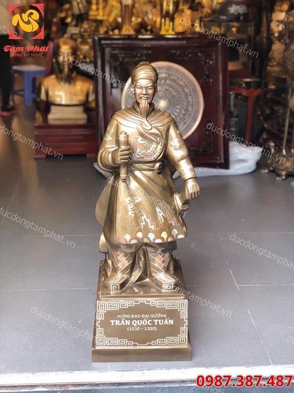 tuong-dong-tran-quoc-tuan-cao-38cm-mau-sac-sinh-dong-4