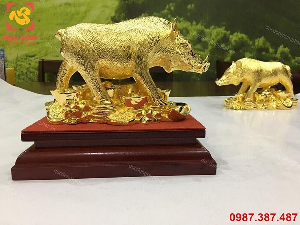Tượng lợn tài lộc mạ vàng - linh vật heo phong thủy dài 25cm cực đẹp
