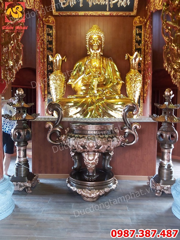 Tượng Phật Adida ngồi đài sen cao 3m bằng đồng dát vàng nặng 3 tấn lắp cho chùa Đống Cao Hưng Yên