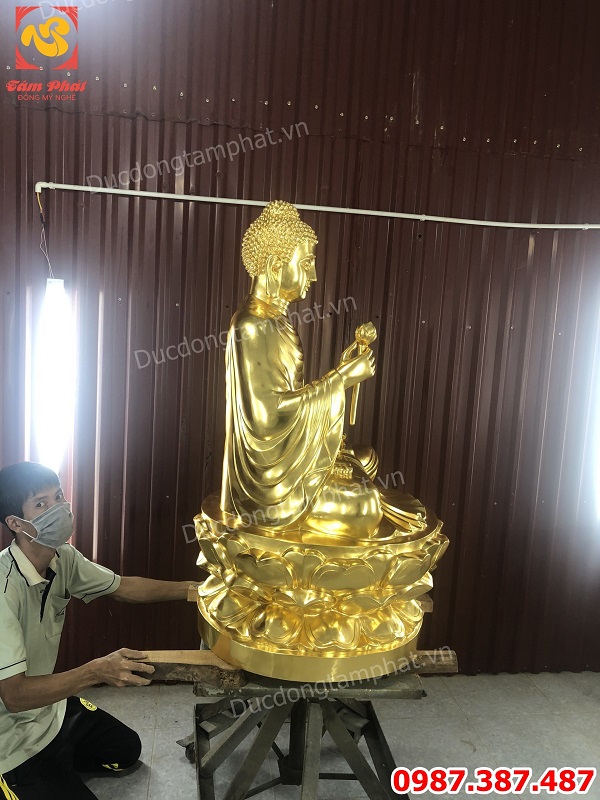 Tượng Phật Thích Ca cao 1m2 đồng đỏ dát vàng giao chùa Giữa Đồng - Quảng Ninh nặng 280kg
