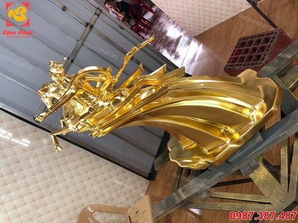 Tượng Thánh Gióng bằng đồng thếp vàng 9999 cao 20,30cm,40cm,60cm