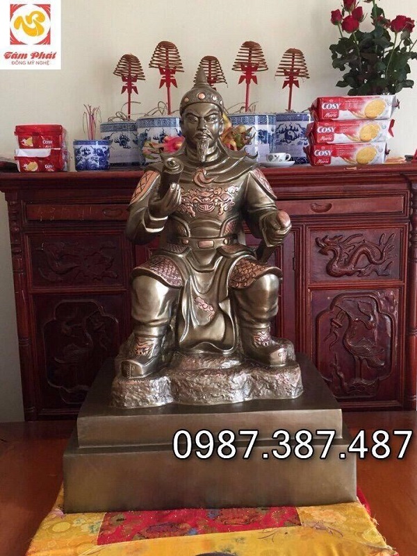 tuong-tran-quoc-tuan-bang-dong-do-tu-the-ngoi-oai-nghiem-1