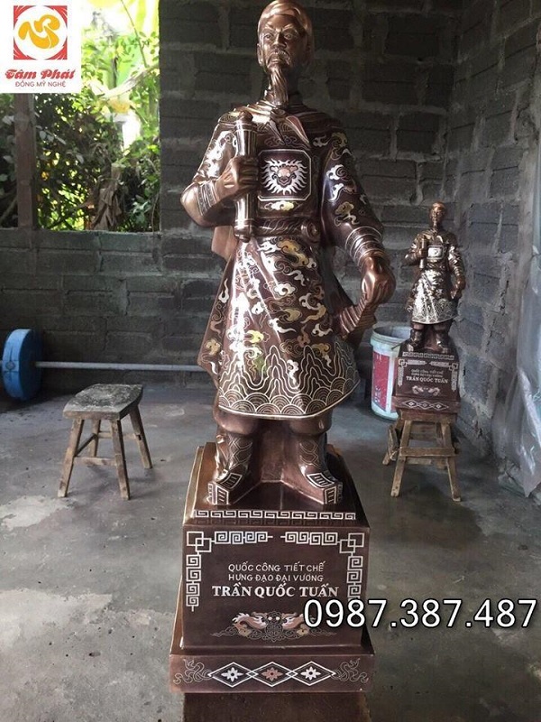 tuong-tran-quoc-tuan-bang-dong-do-tu-the-ngoi-oai-nghiem-3