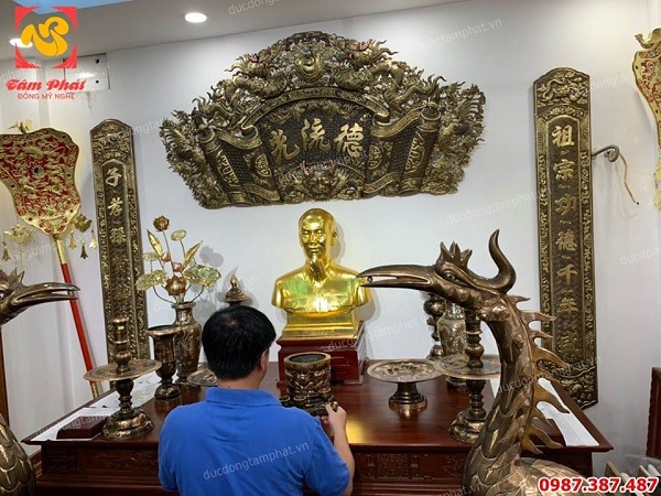 Vinh Dự được Giám đốc công an tỉnh Sóc Trăng đến lựa chọn phòng thờ Bác Hồ bằng đồng cho trụ sở..!