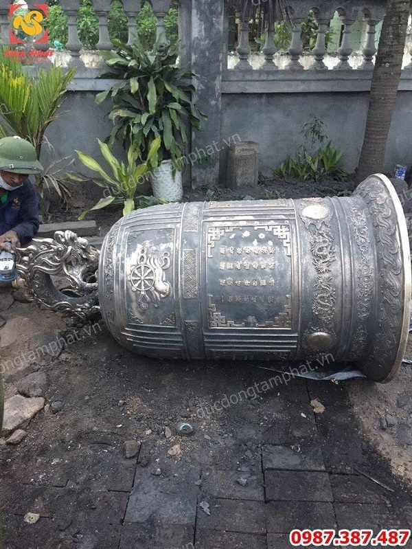 Ý nghĩa hoạ tiết Bánh Xe pháp luân trên chuông đồng